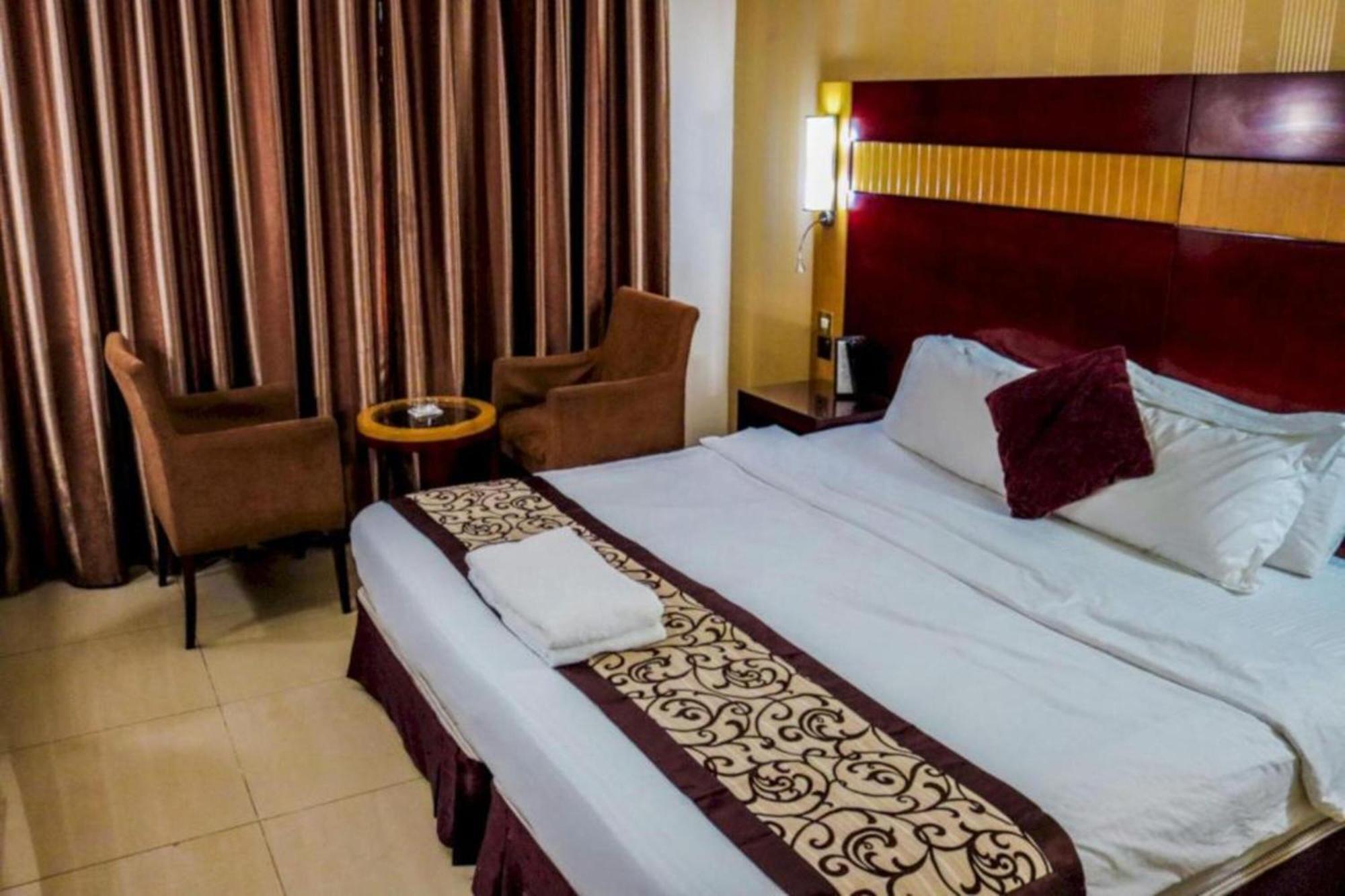 Palette Phoenix Hotel Dubai Exterior foto